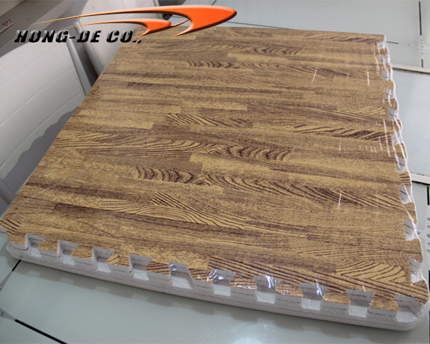 Eco-Friendly Soft Wood Grain Floor Used In Tradeshow Playroom Commercial